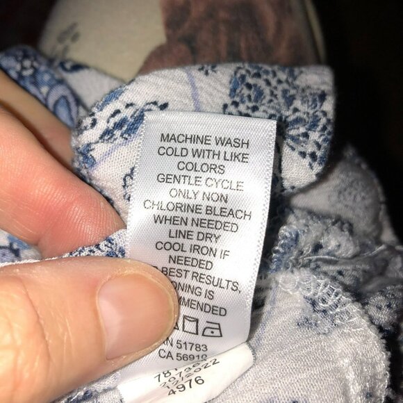 Maurices Womens 2X White Blue Floral Sleeveless Ruffle Hem Tunic Tank Top Shirt - Picture 9 of 9